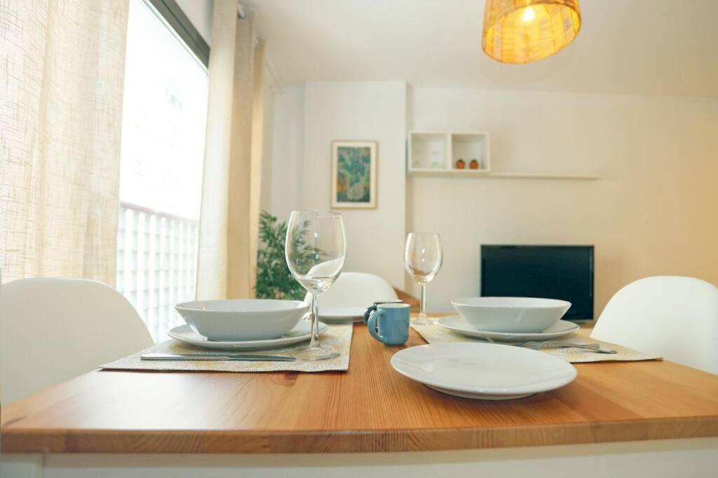 Casa Fenicia - Cosy Apartment With Free Private Parking マラガ エクステリア 写真