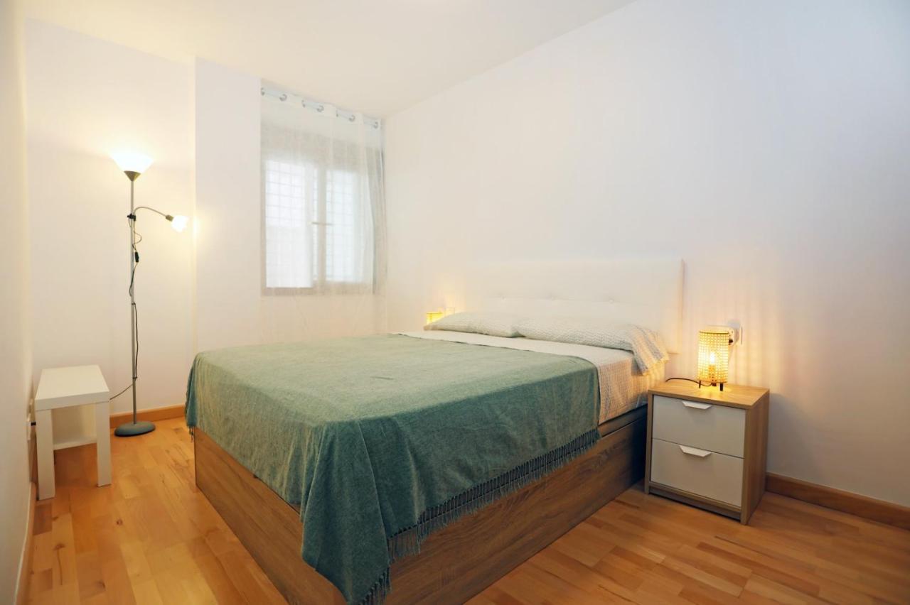 Casa Fenicia - Cosy Apartment With Free Private Parking マラガ エクステリア 写真